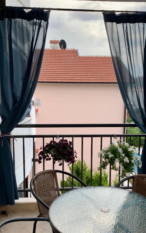 Lastochka.Mne Apartments Baošići Eksteriør bilde
