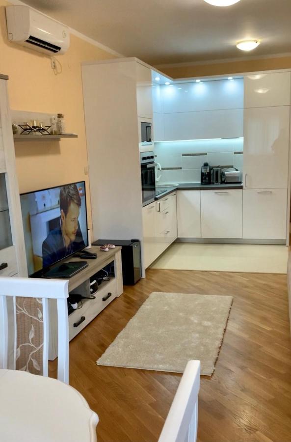 Lastochka.Mne Apartments Baošići Eksteriør bilde